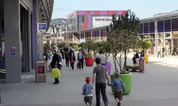 Le centre Carré de Soie de l’Est lyonnais renforce sa dimension commerciale et loisirs